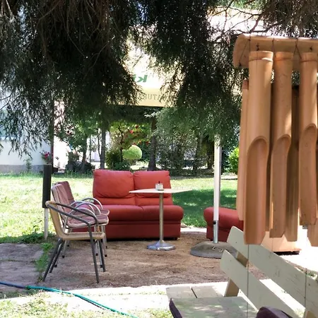 Habibi With Big Garden And Free Parking